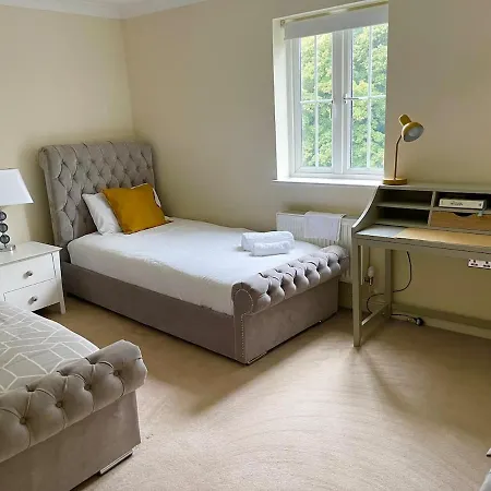 Luxurious Executive 4 Bedroom Whole Home | For 10 Hensol Extérieur photo