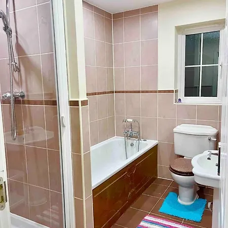 Luxurious Executive 4 Bedroom Whole Home | For 10 Hensol Extérieur photo