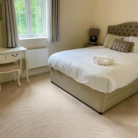 Luxurious Executive 4 Bedroom Whole Home | For 10 Hensol Extérieur photo