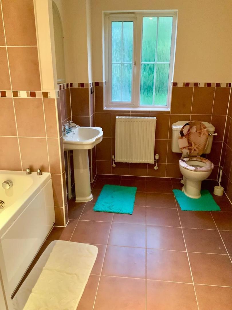 Holiday home Luxurious Executive 4 Bedroom Whole | For 10